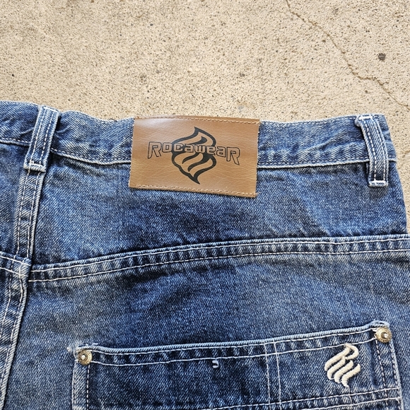 Vintage Y2k Rocawear Baggy Jorts - Picture 4 of 7